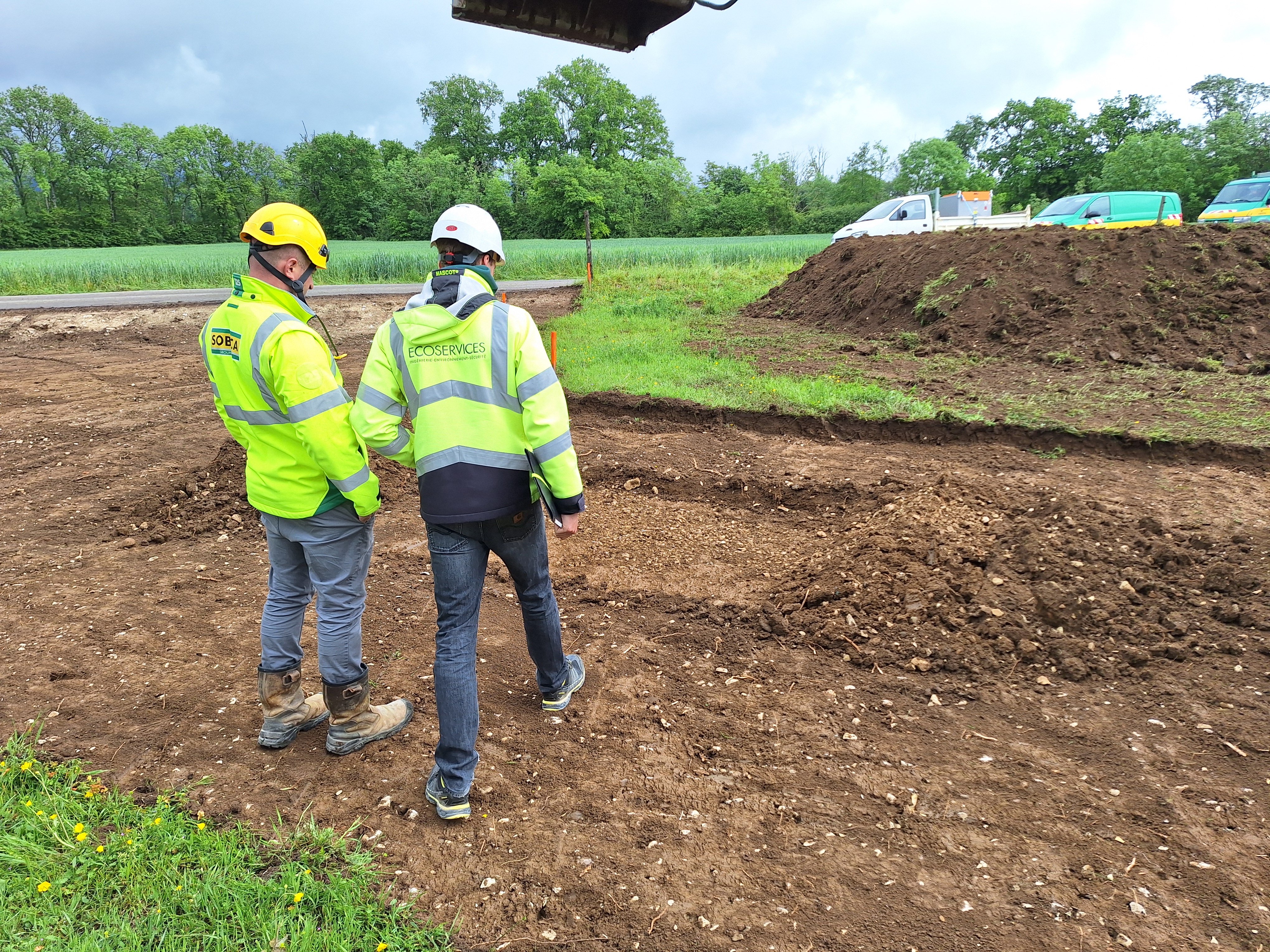 Teaching the techniques on the worksite.