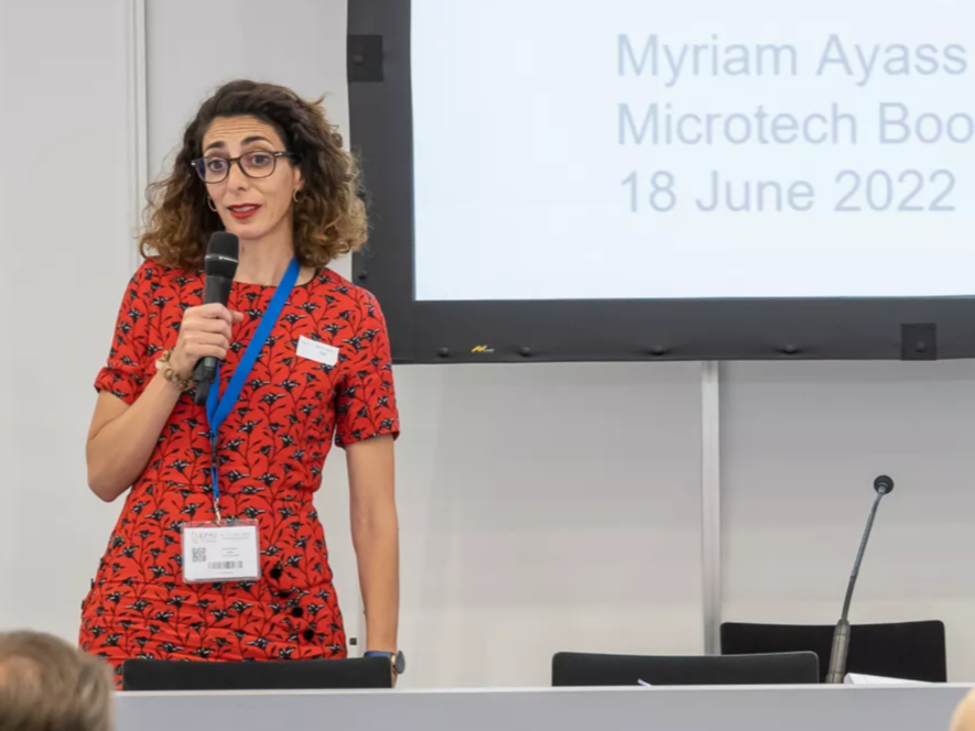 Myriam Ayass presenting at a KT seminar