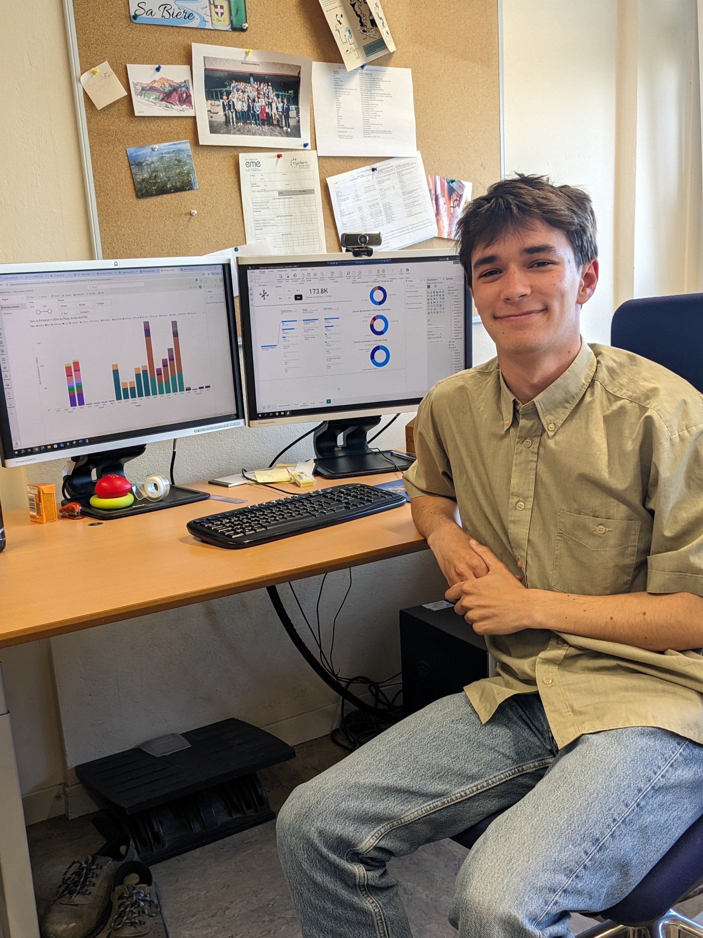 Jules Leroy, technical student with ENV-EP, shows his work on data visualisations for the “Bilan Carbone”.