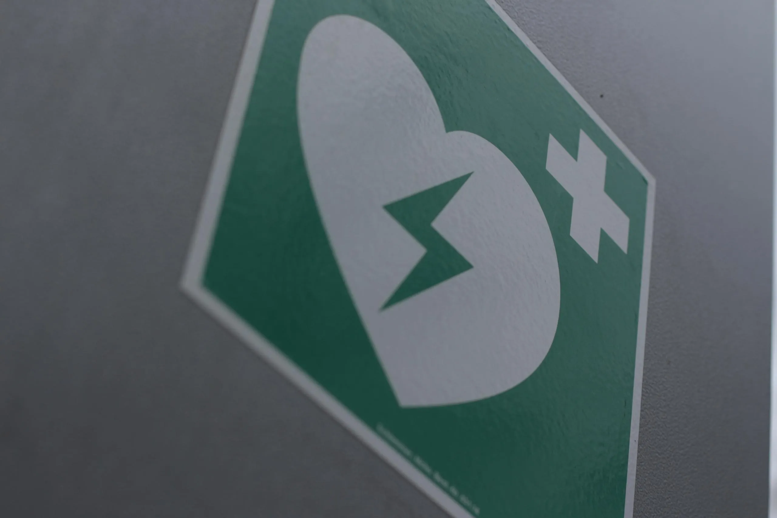 Defibrillator