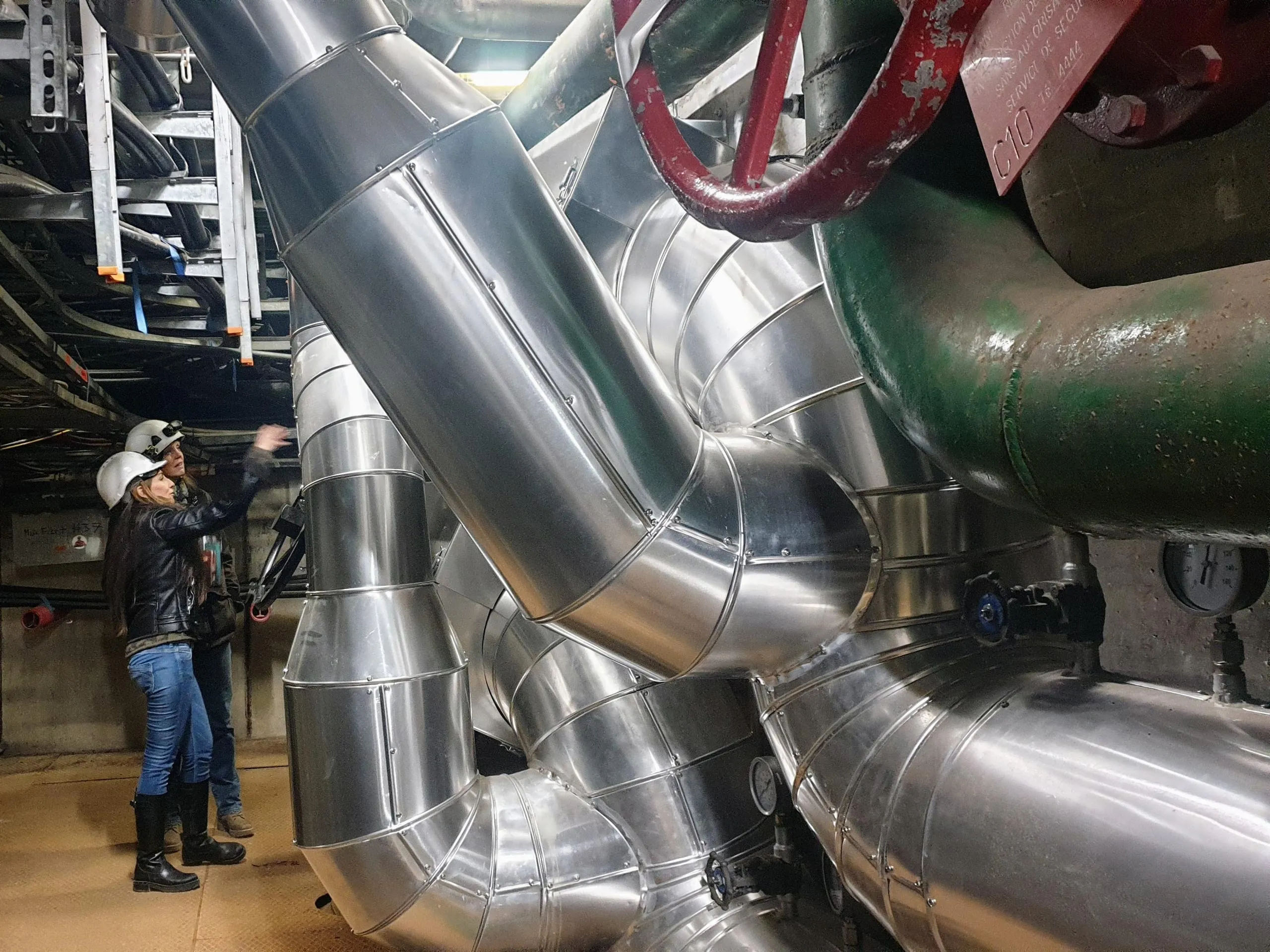 Technical galleries pipes